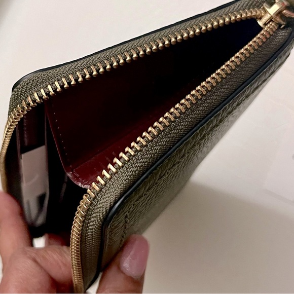 MARC JACOBS Khaki Green Leather Zip-Around Wristlet Wallet New With Tag - Picture 6 of 8